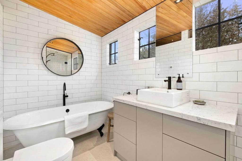 Wanaka Stone Cottage - Wanaka Holiday Home מראה חיצוני תמונה